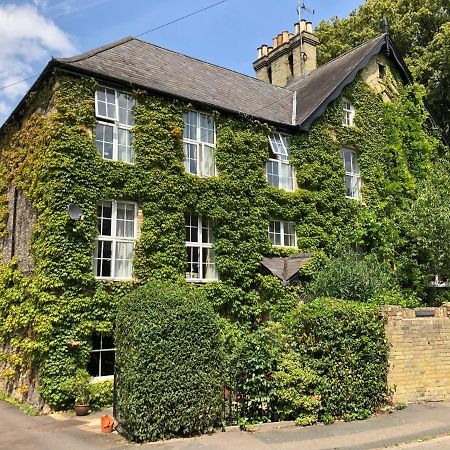 Pages Hotel And Guesthouse 哈洛 外观 照片