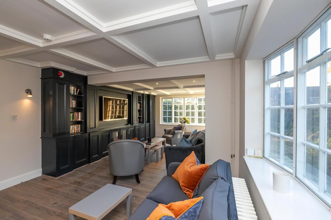 Pages Hotel And Guesthouse 哈洛 外观 照片