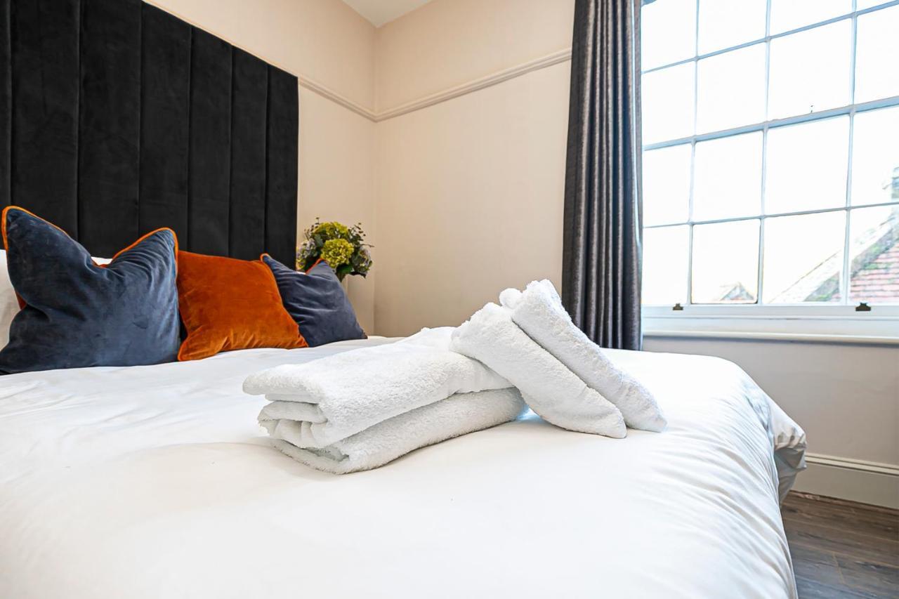 Pages Hotel And Guesthouse 哈洛 外观 照片