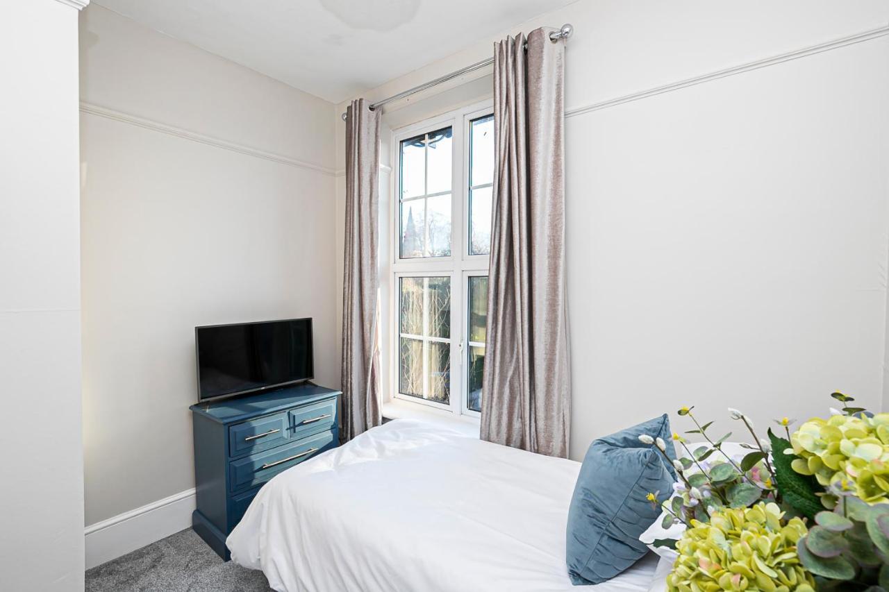 Pages Hotel And Guesthouse 哈洛 外观 照片