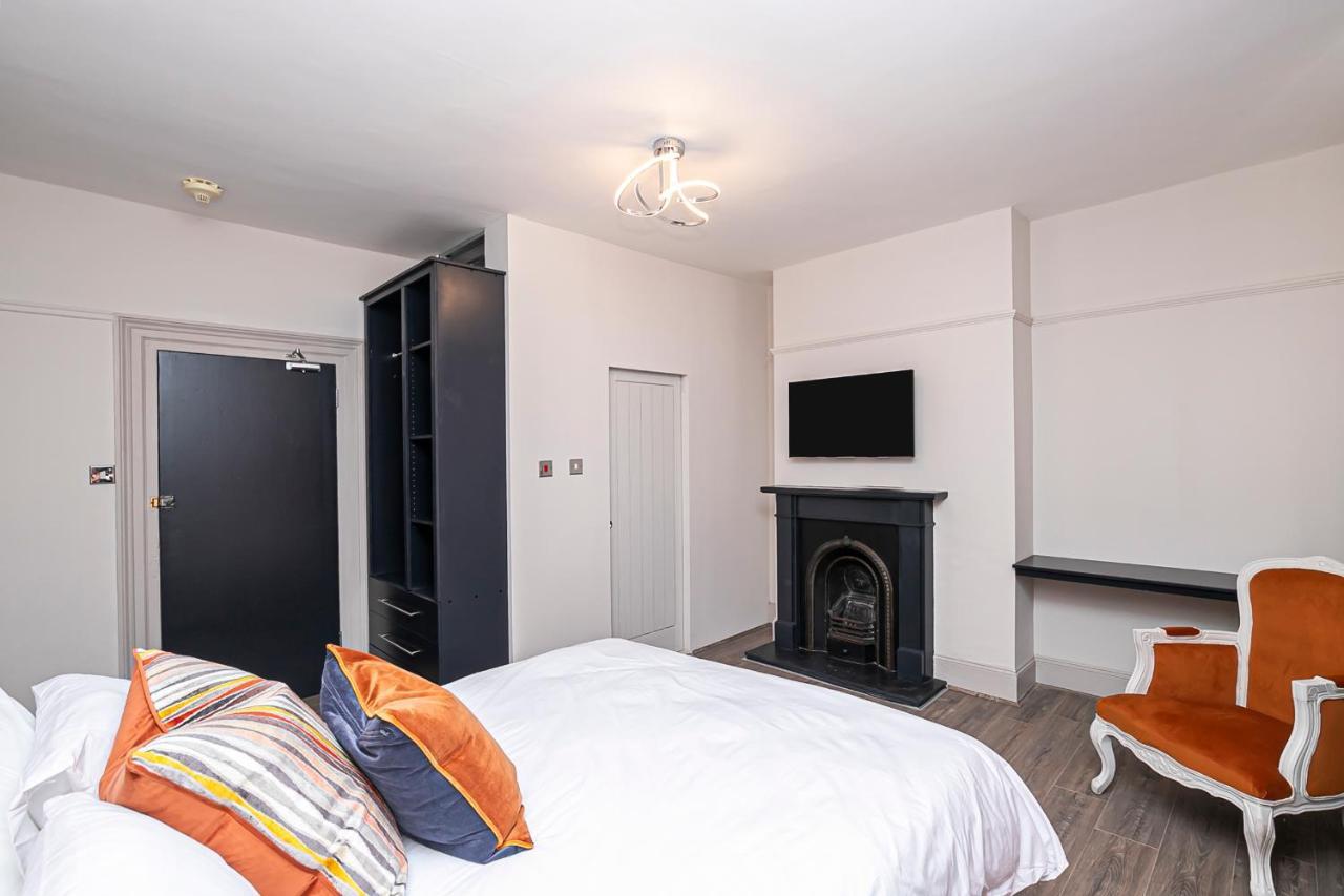 Pages Hotel And Guesthouse 哈洛 外观 照片