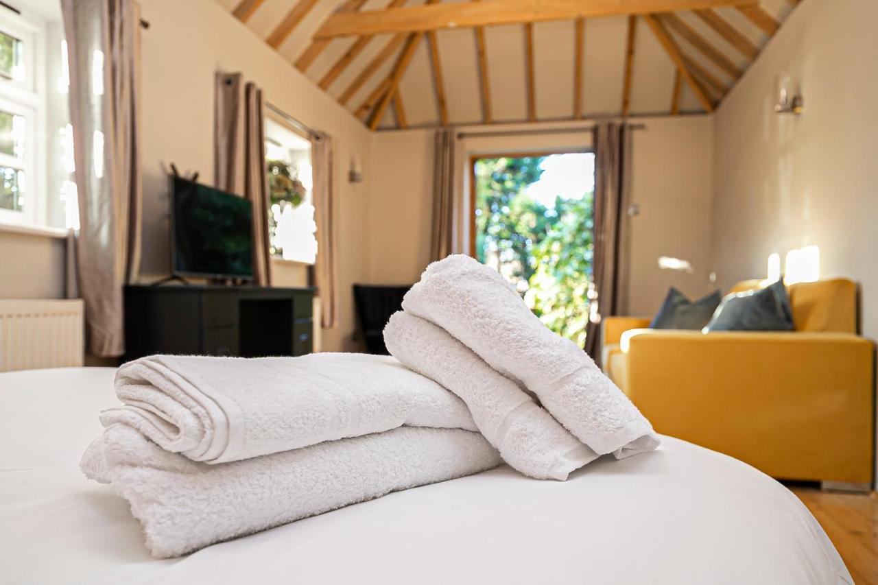 Pages Hotel And Guesthouse 哈洛 外观 照片